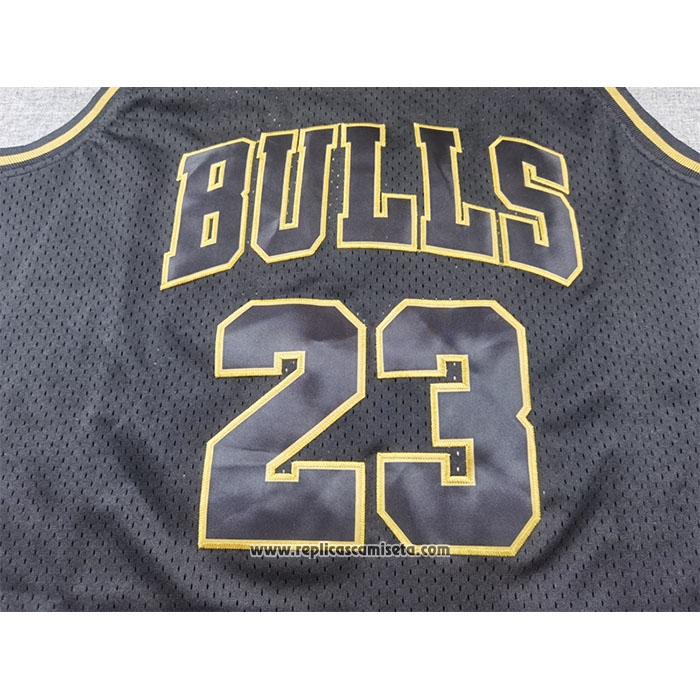 Camiseta Chicago Bulls Michael Jordan #23 Mitchell & Ness 1997-98 Oro Negro